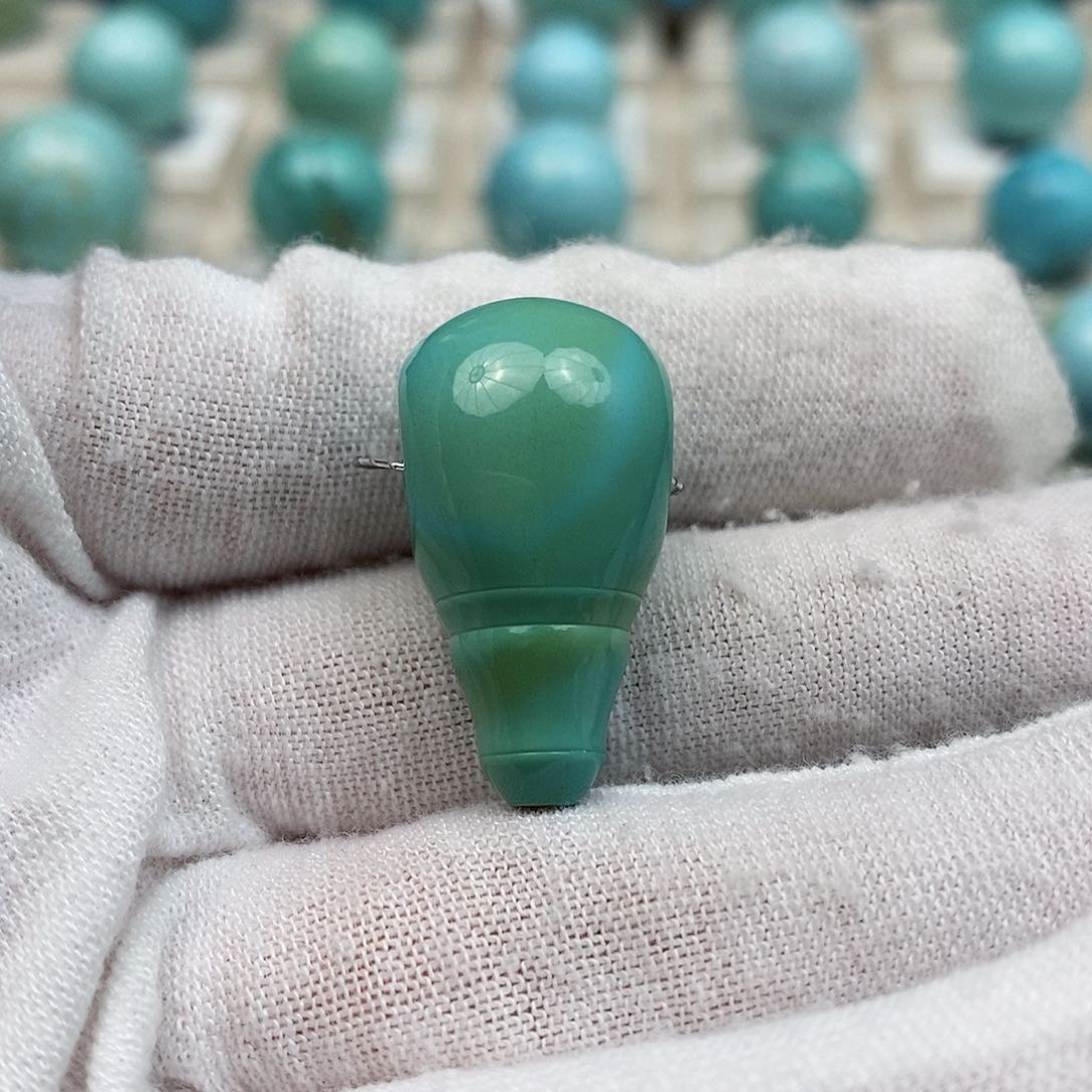 绿松石配饰未镶嵌就**字