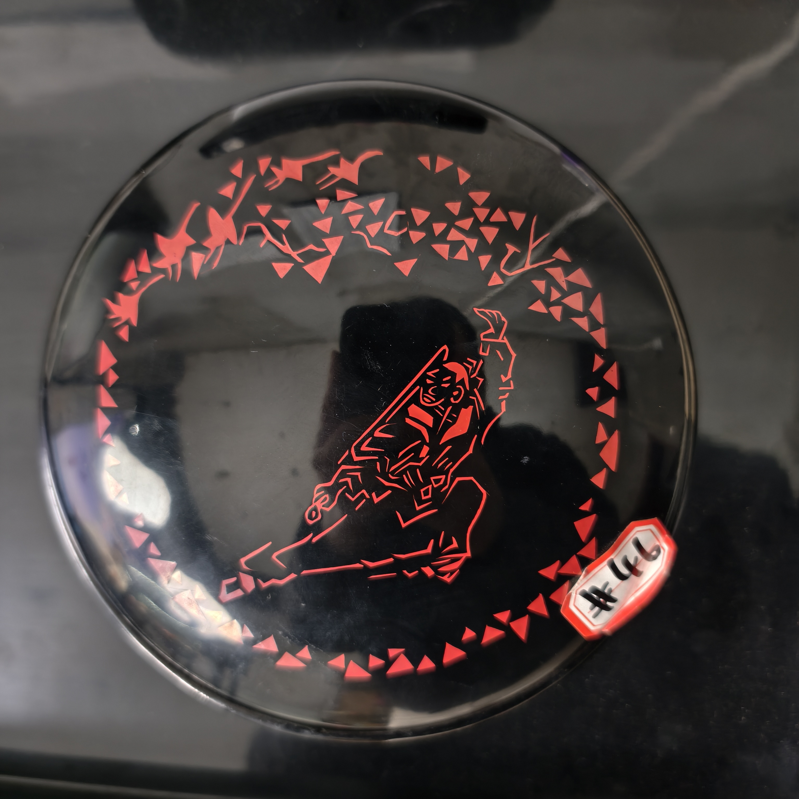 成都漆艺雕填武术扁圆盒