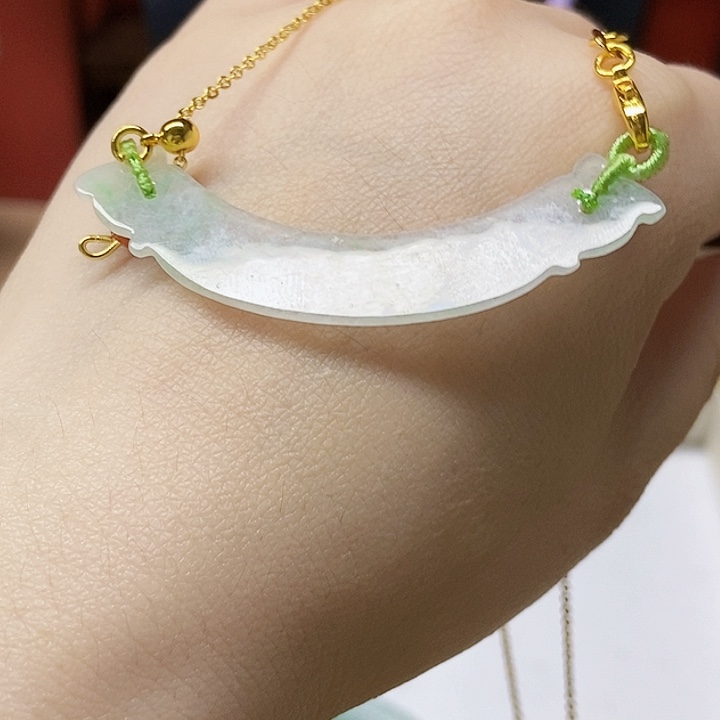 翡翠未镶嵌颈饰吊坠