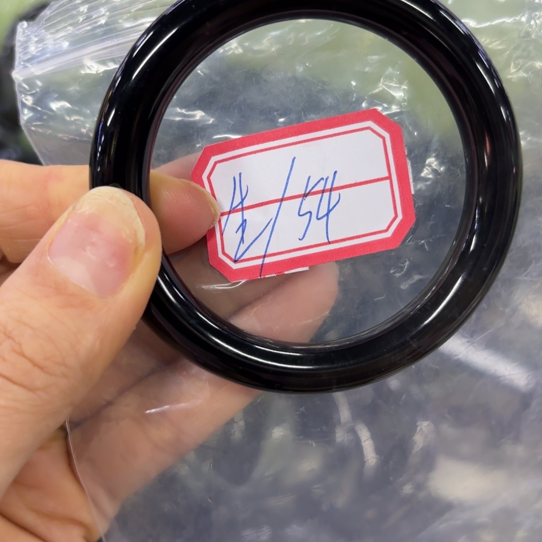 蛇纹石玉手镯未镶嵌叁*