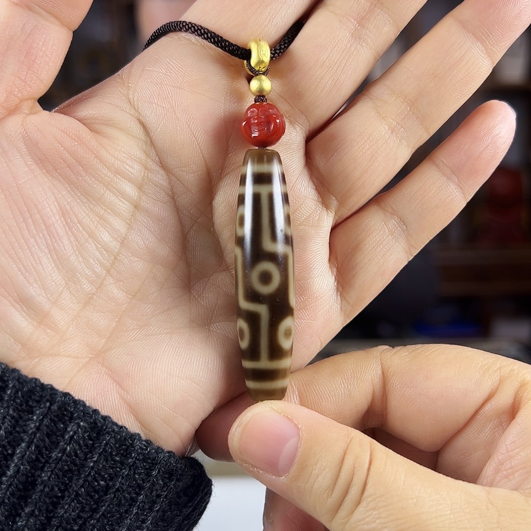 玛瑙/玉髓合金颈饰～张魁