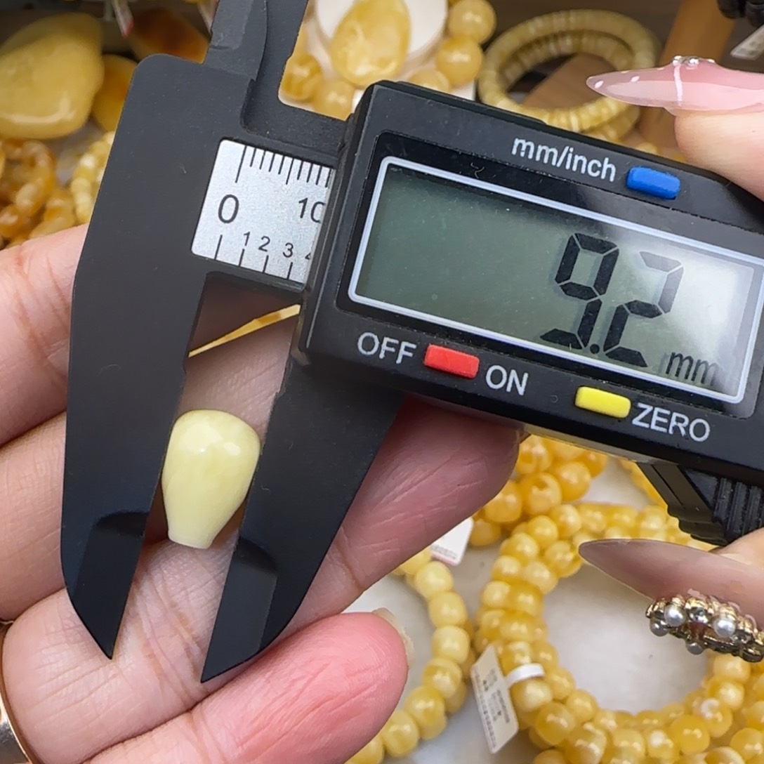 蜜蜡未镶嵌裸石蜜蜡三通