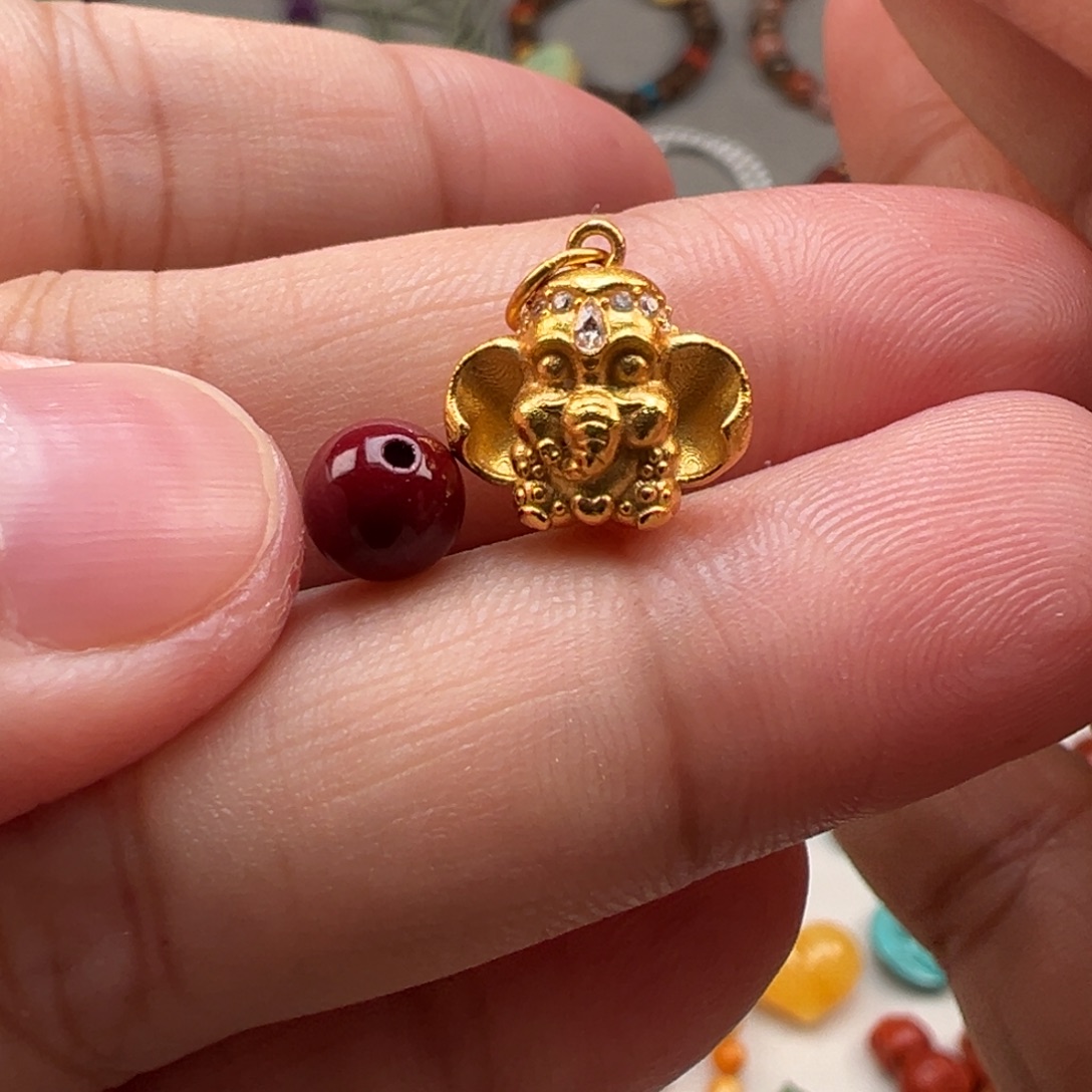 南红玛瑙未镶嵌颈饰