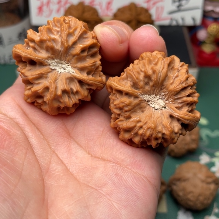 【闪购商品】文玩核桃吊坠39龙门涧