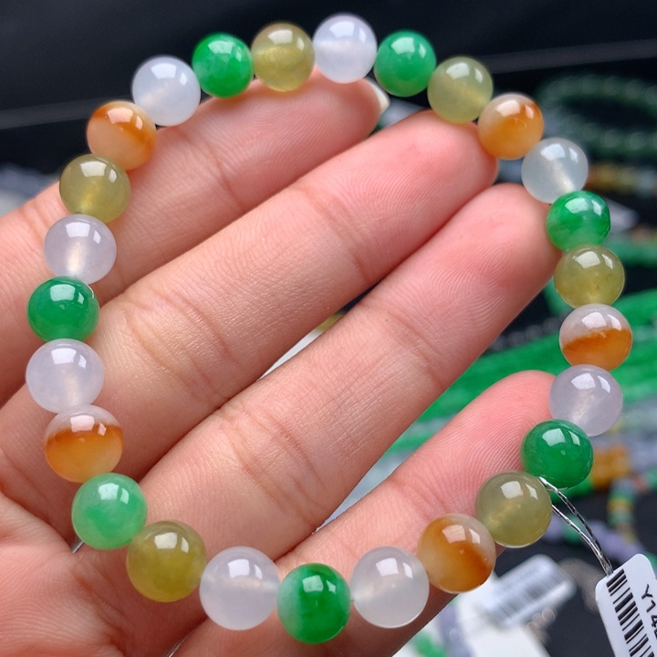 翡翠手镯未镶嵌卡