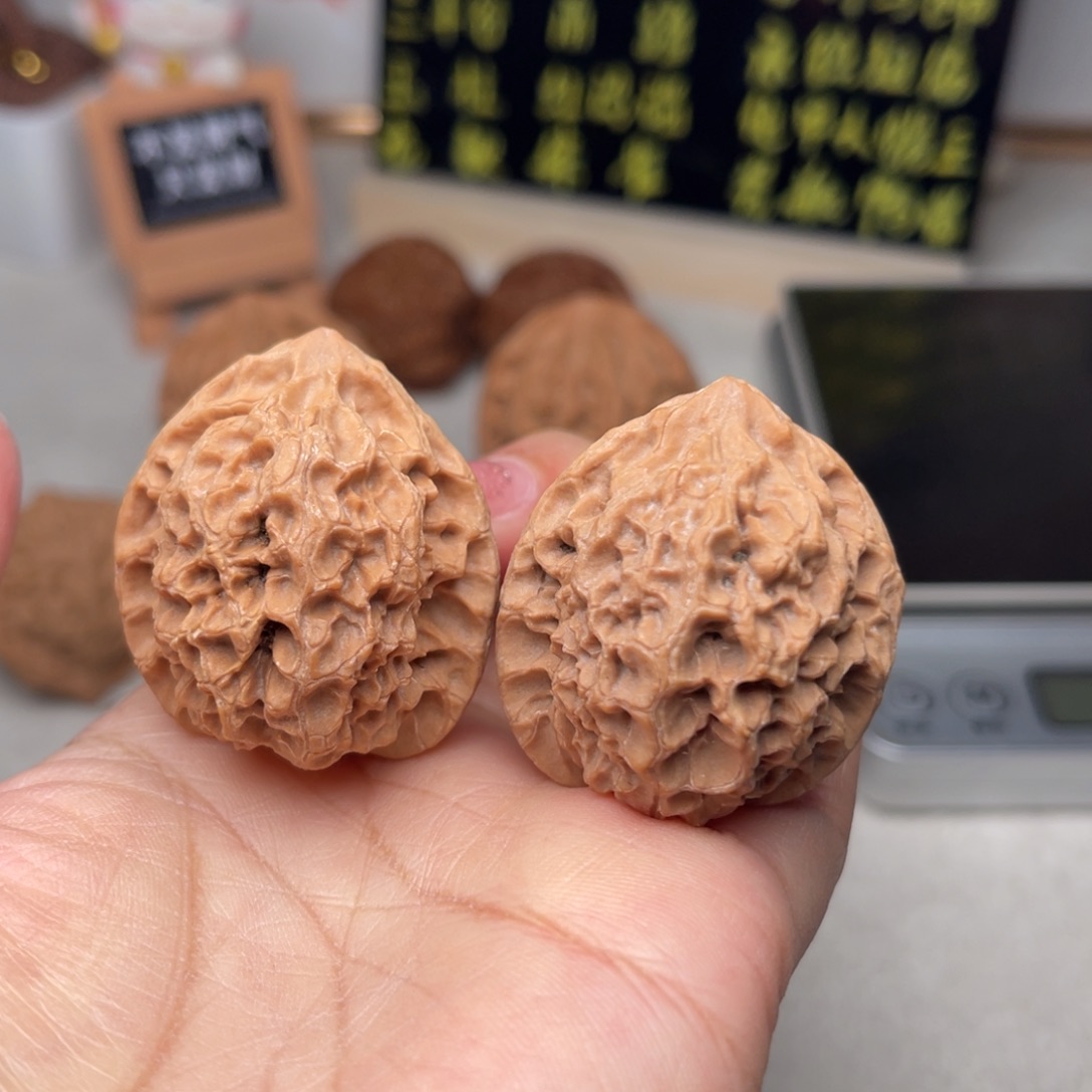 文玩核桃把件鱼鳞纹马蹄