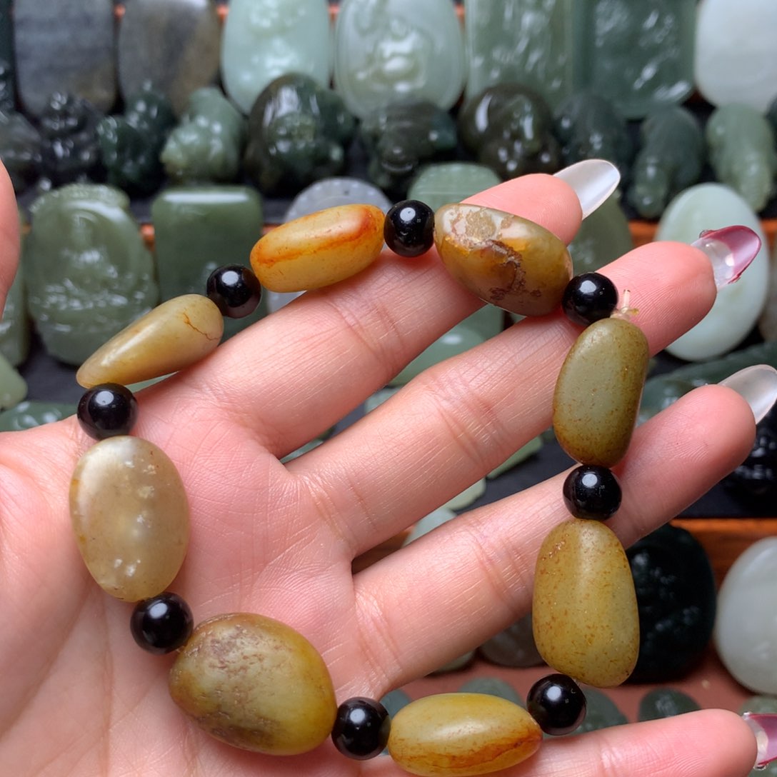 和田玉颈饰未镶嵌挂件97有瑕