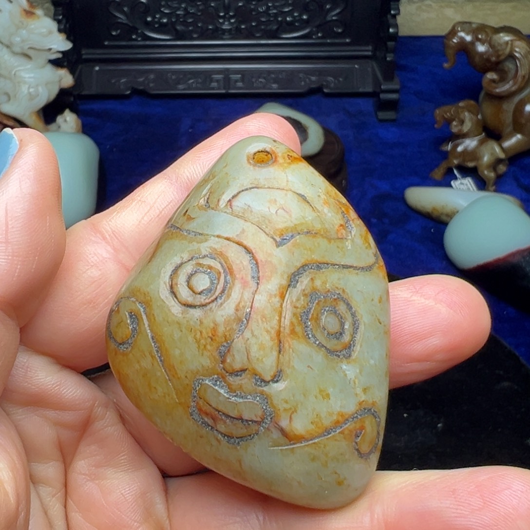 行***度和田玉未镶嵌挂件