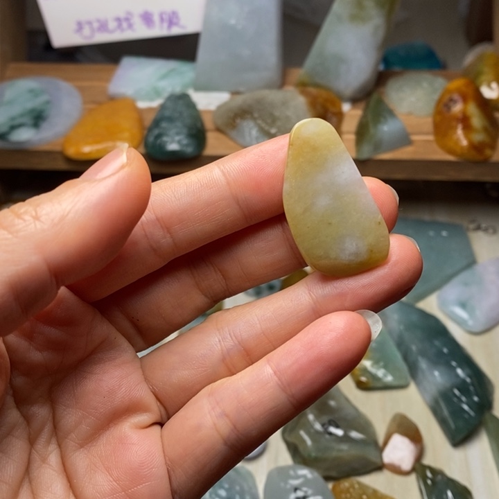 翡翠未镶嵌颈饰天然