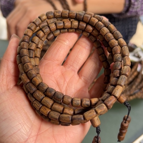 沉香手串乌身沉水浮卡0.5多样性发1串