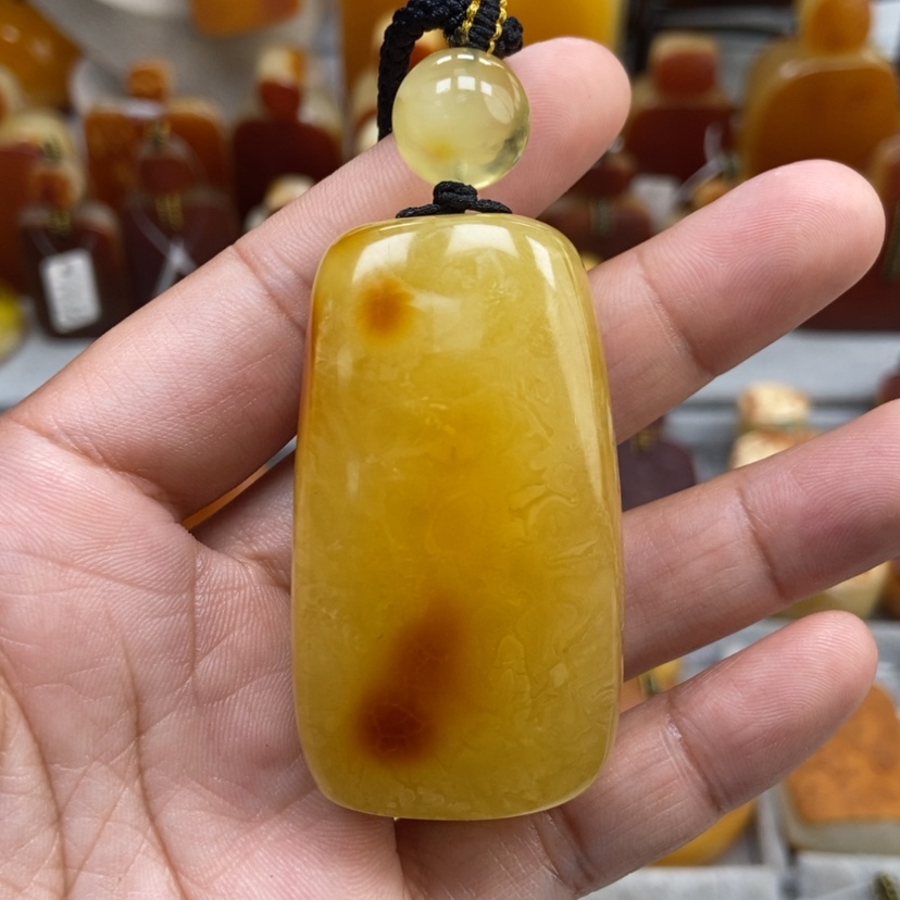 【闪购商品】琥珀颈饰未镶嵌