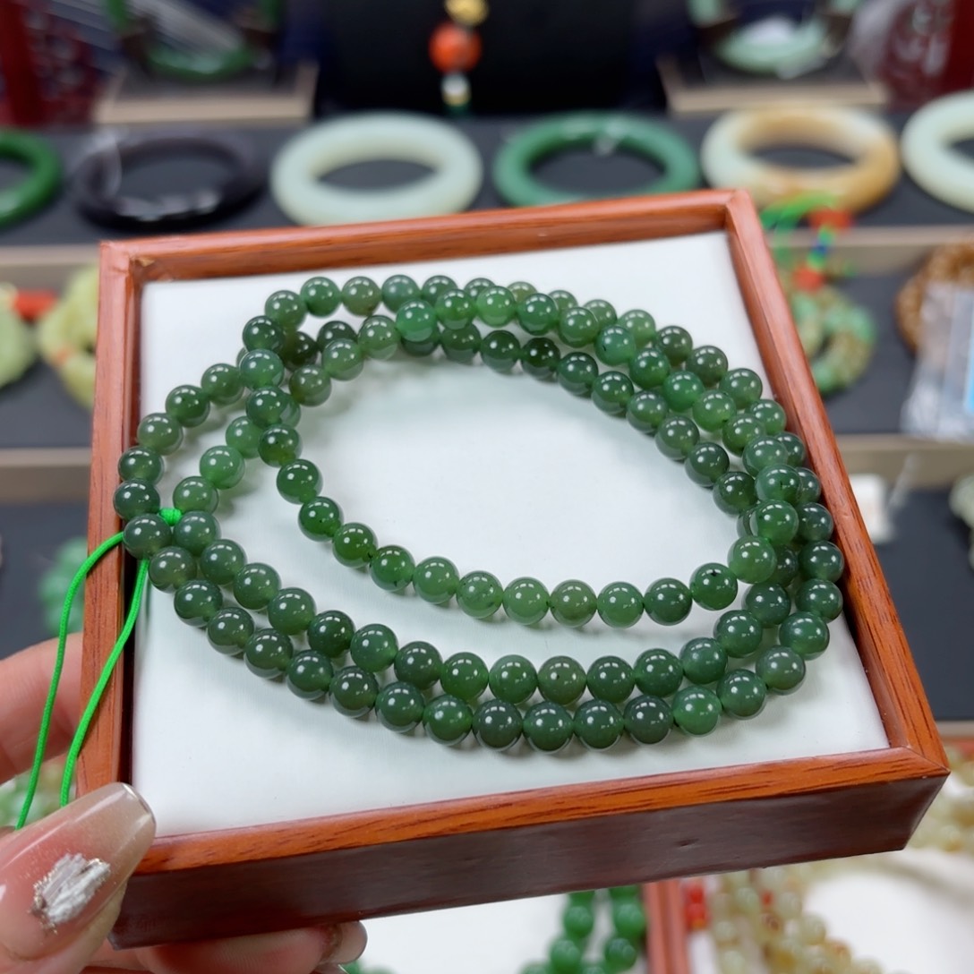 和田玉吊坠未镶嵌