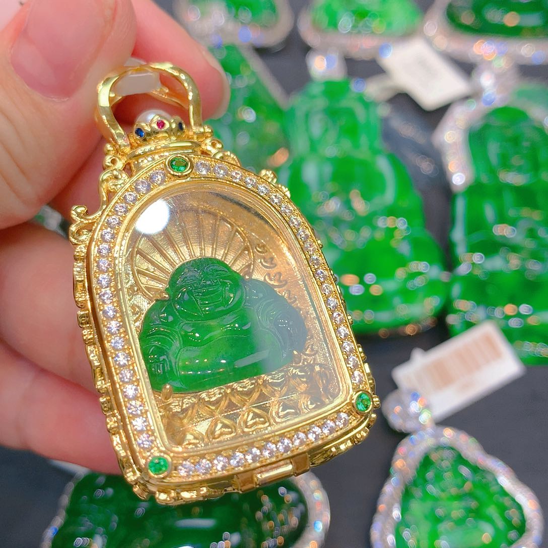 翡翠颈饰未镶嵌翡翠