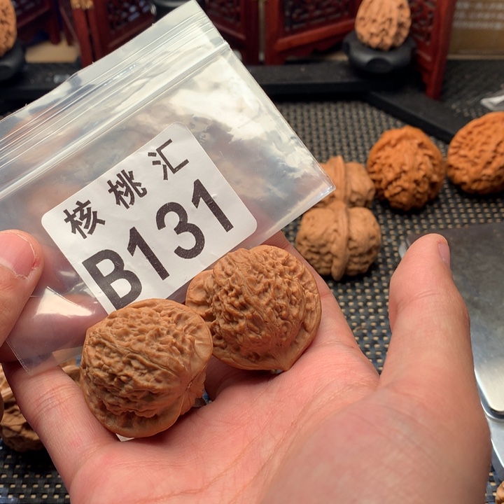 望***丶文玩核桃吊坠七步沟