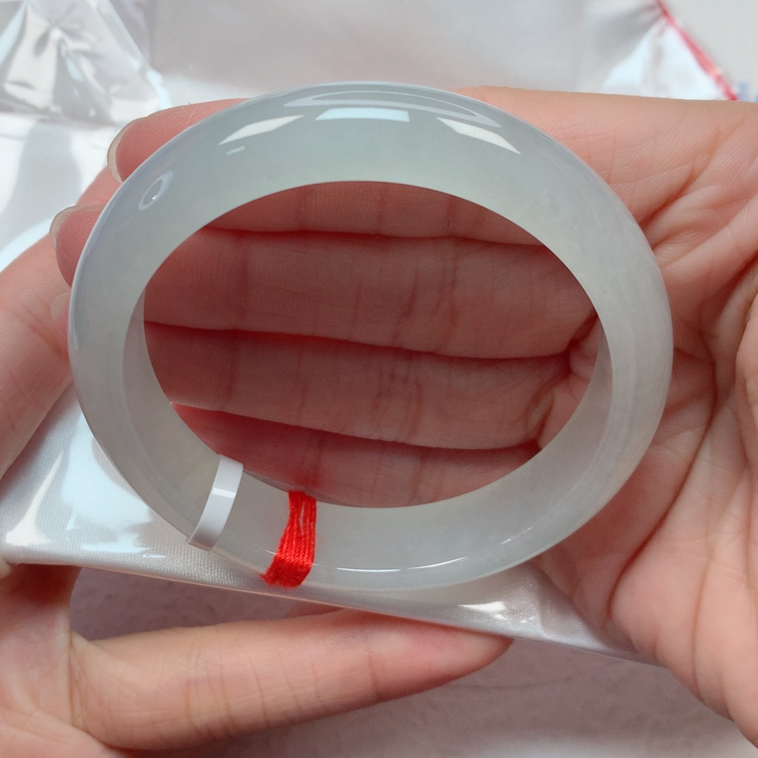 翡翠手镯未镶嵌56.4圈 冰葡萄肉 起光起胶无包容 强推