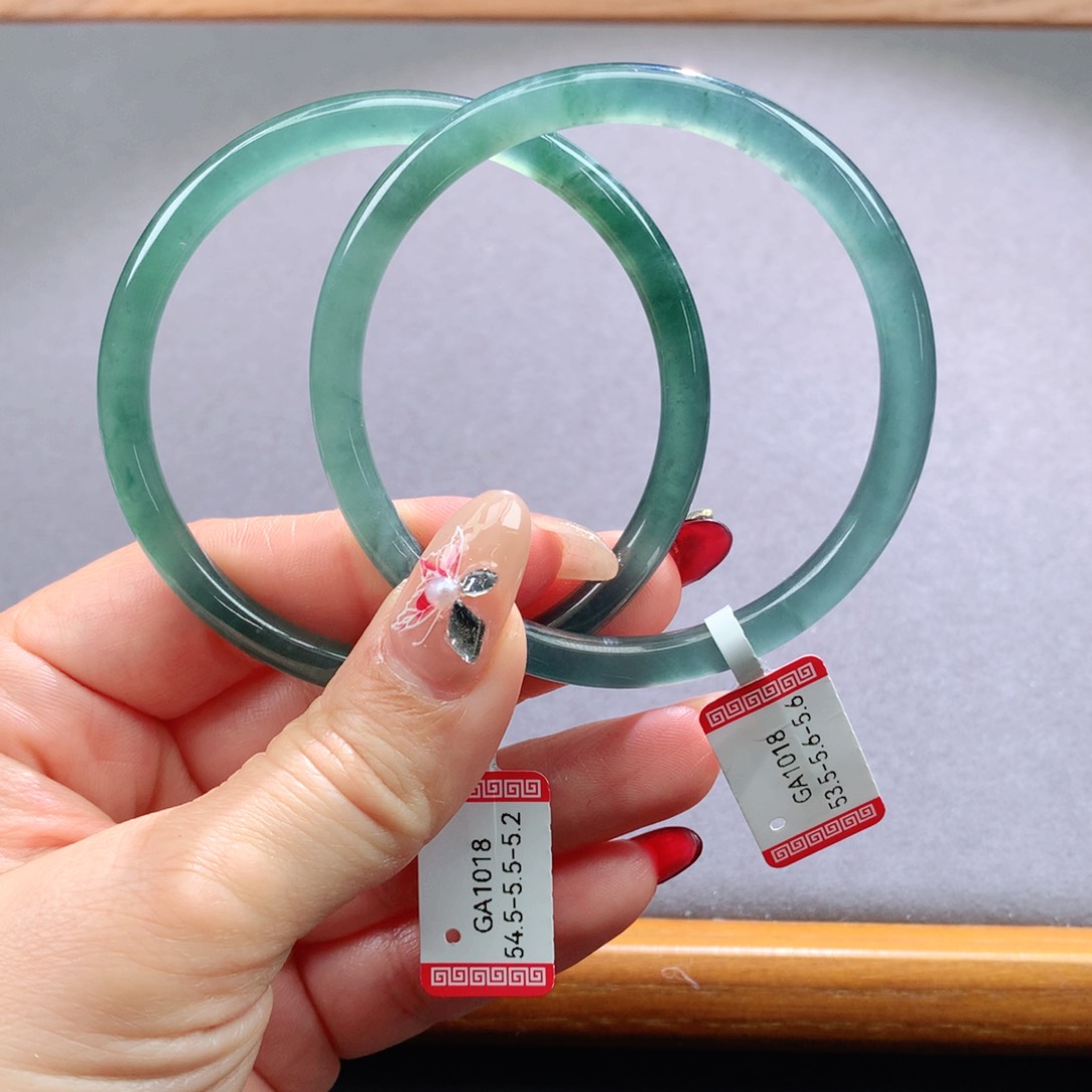 翡翠手镯未镶嵌天然翡翠手镯