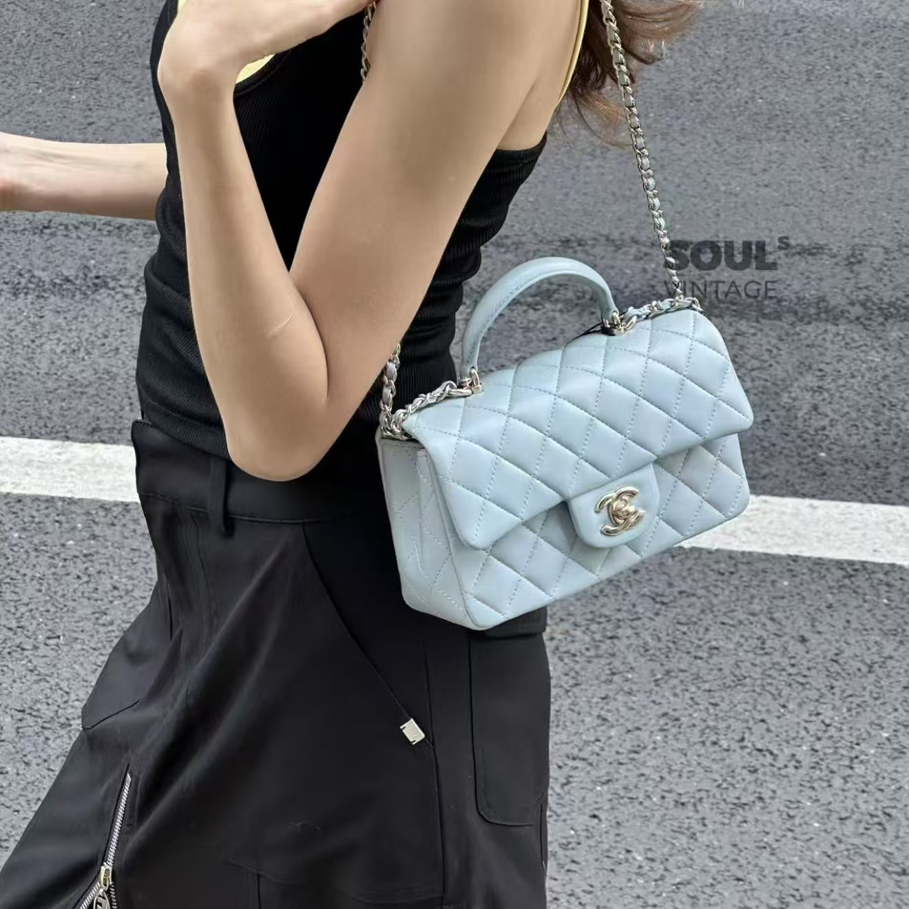 95新 Chanel/香奈儿 Chanel 淡蓝金 羊皮 手柄cf大mini/690641167