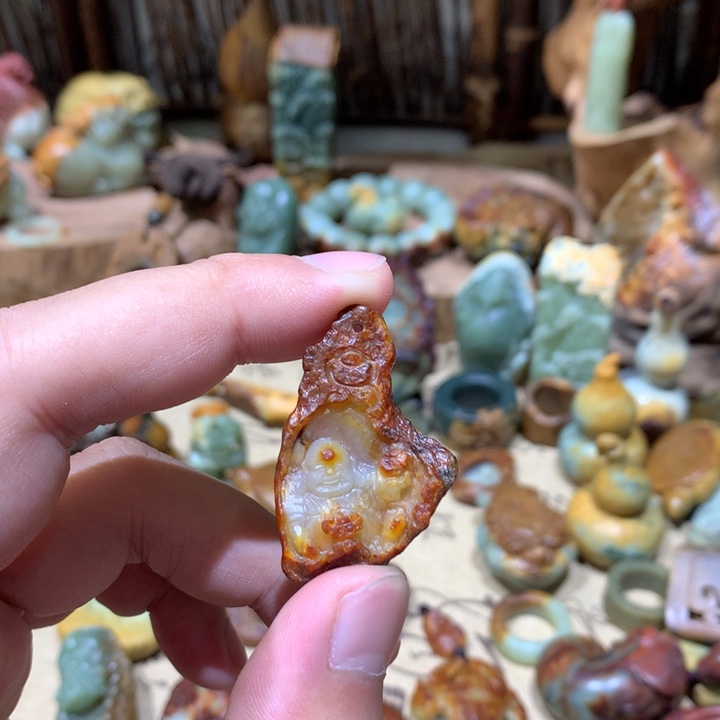 岫岩河磨玉（透闪石质玉）挂件未镶嵌遇**界