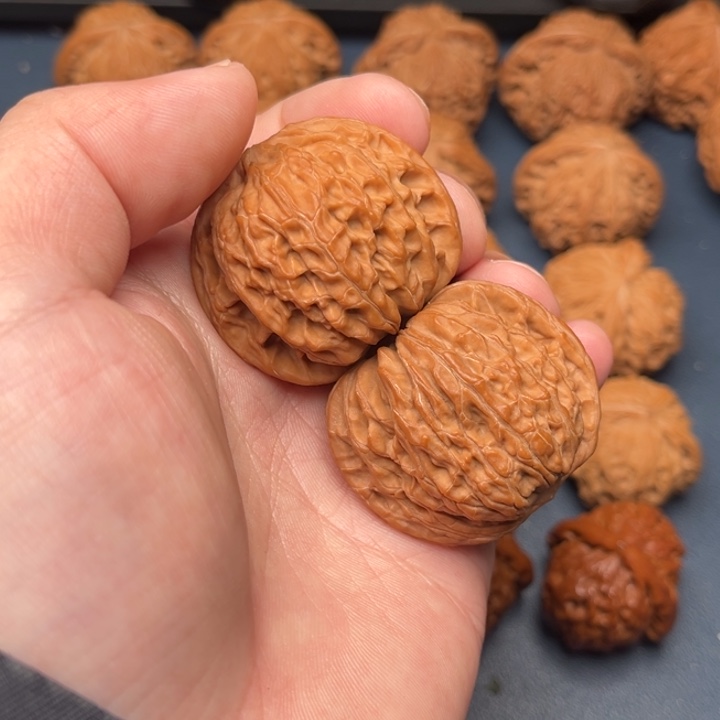 陈***生文玩核桃把件41磨盘邮费顺丰到付打底盘玩不退