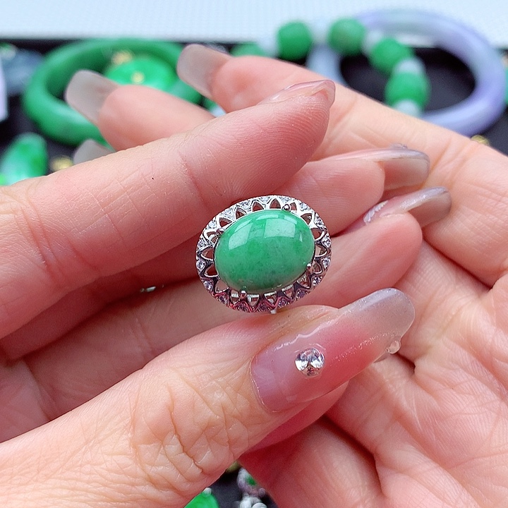 翡翠颈饰银S925镶嵌翡翠