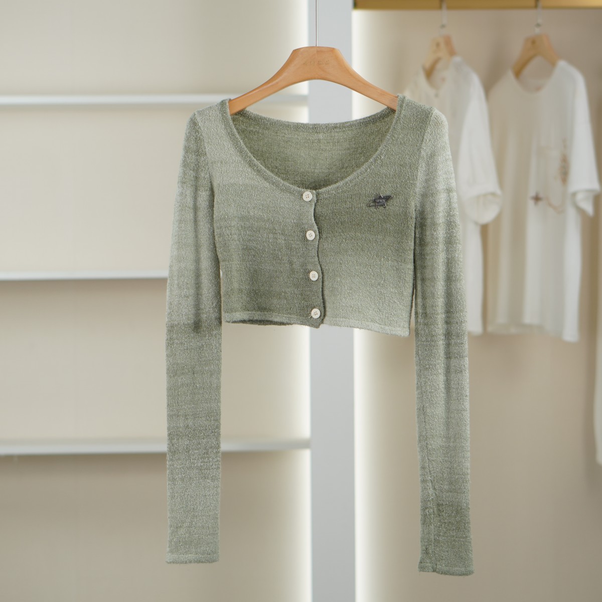 麦迪尚品【文M】51216479 春季简约短款圆领针织开衫女装