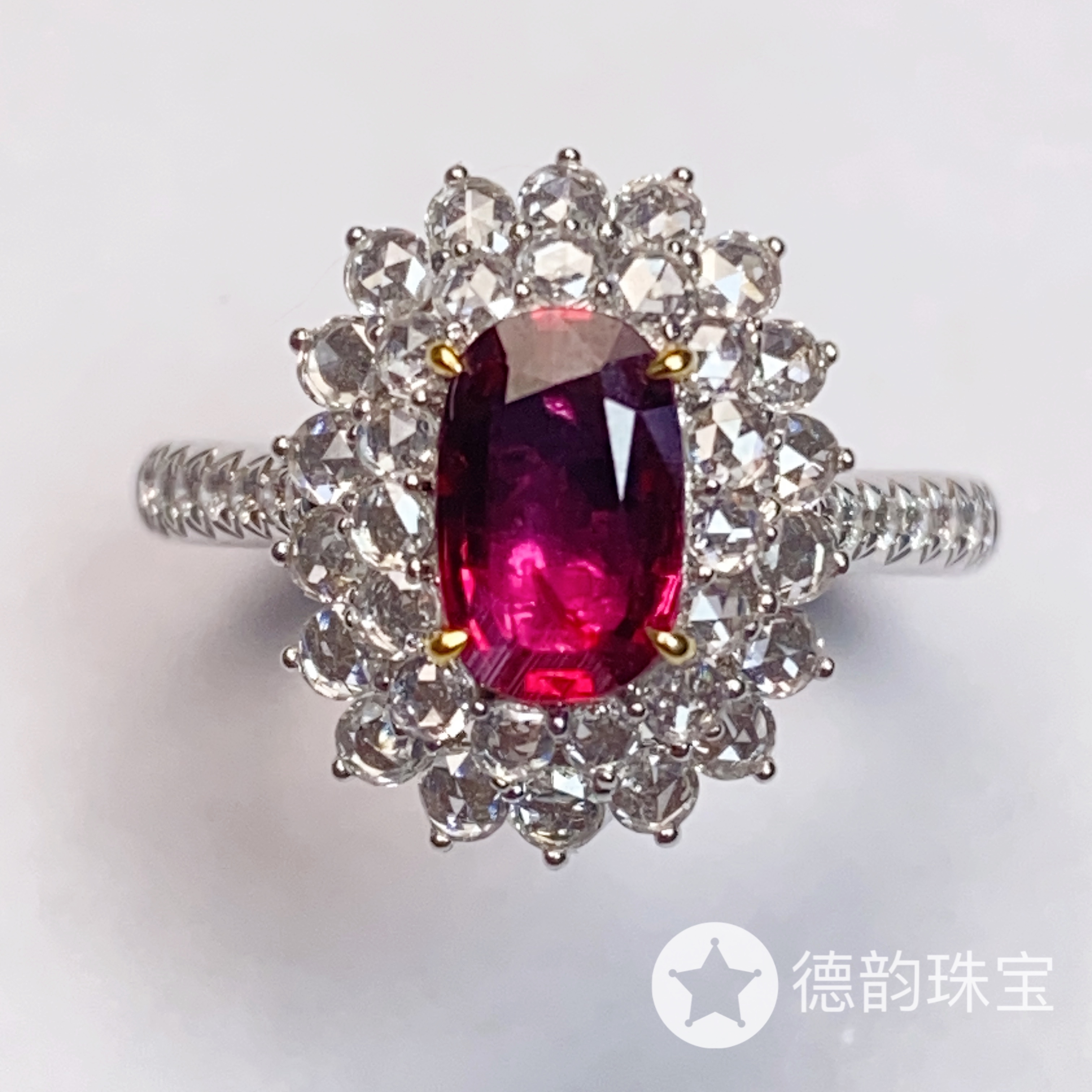 18K金镶嵌无烧红宝石戒指约1.00ct