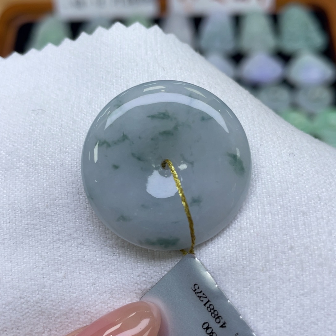 颈饰未镶嵌翡翠平安扣