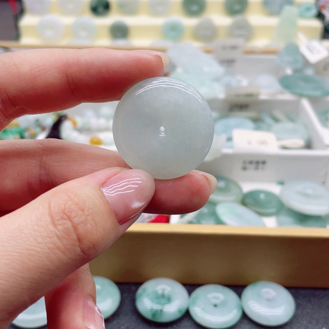 翡翠未镶嵌颈饰天然翡翠吊坠