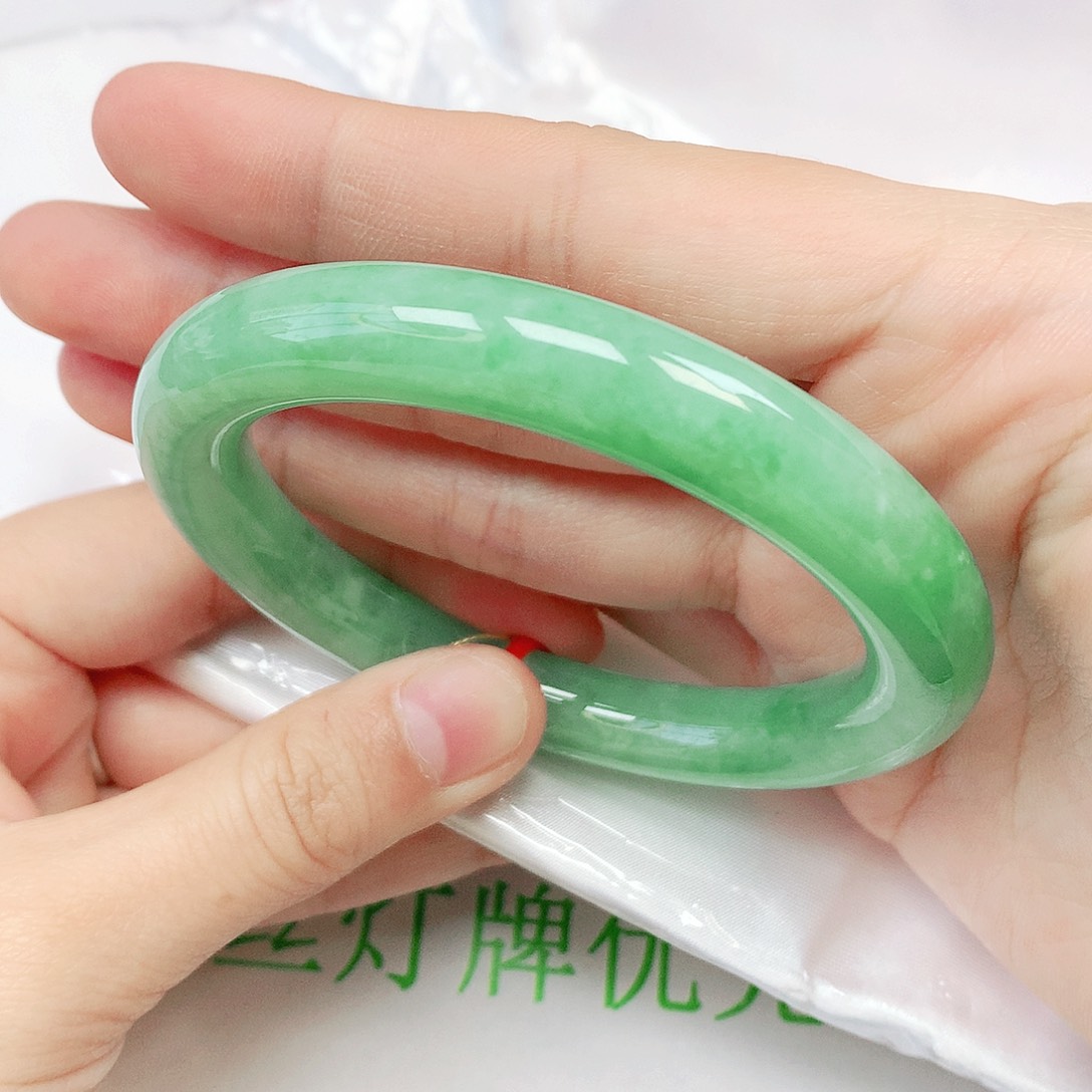 翡翠手镯未镶嵌抖音607