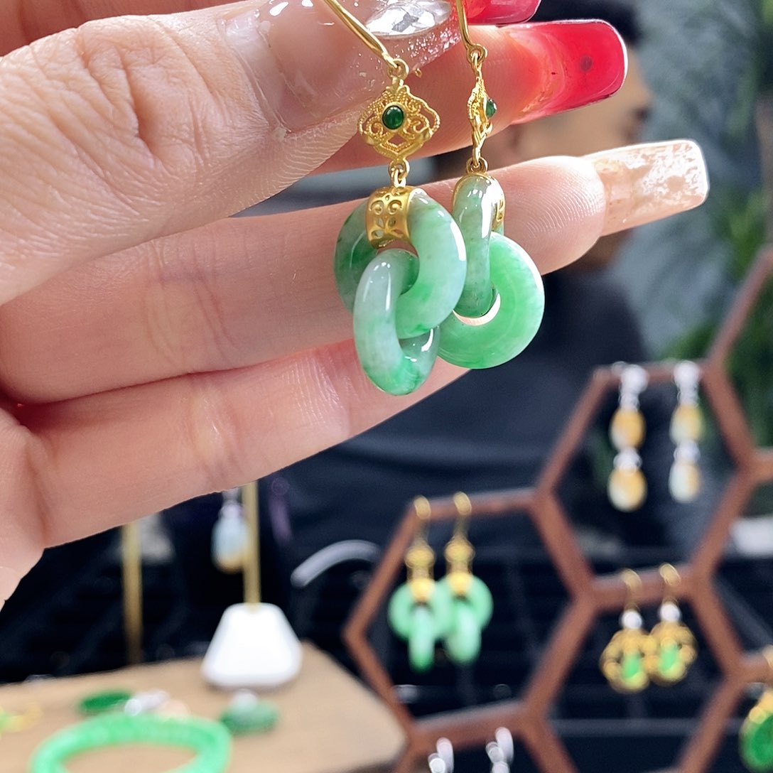 翡翠耳饰18K金镶嵌翡翠