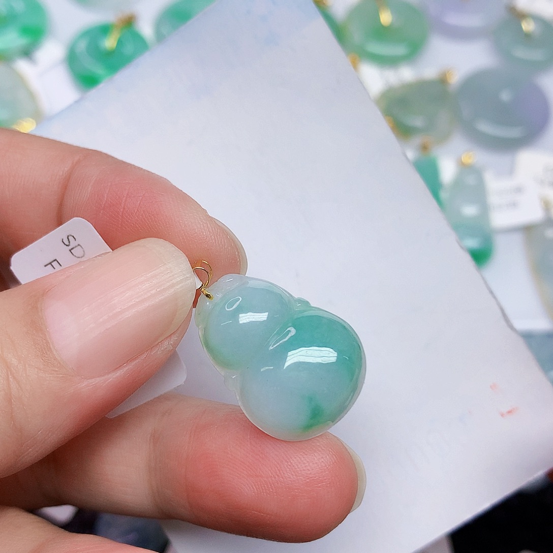 翡翠18K金镶嵌颈饰4577888