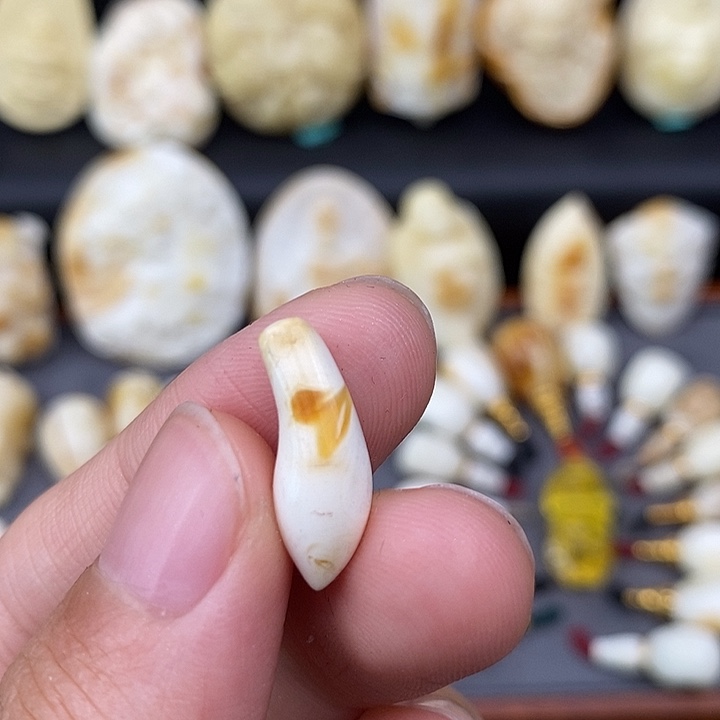 未镶嵌琥珀裸石瓷白侧挂