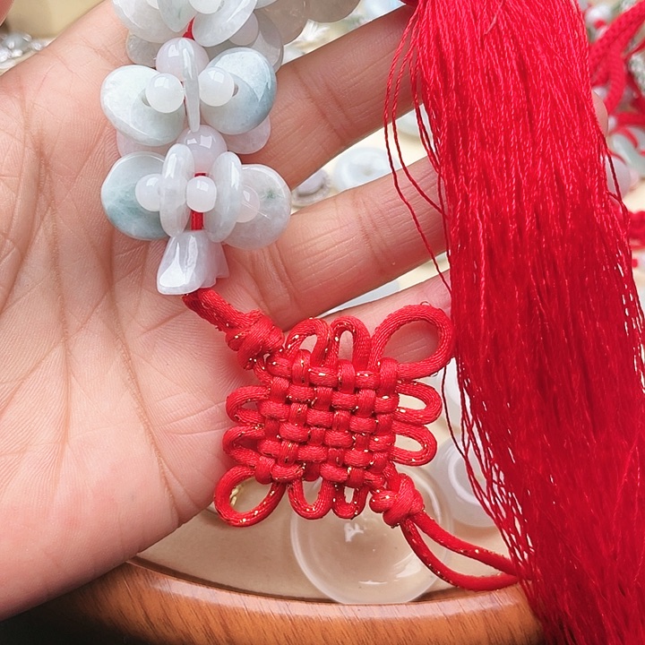 翡翠颈饰未镶嵌吊坠