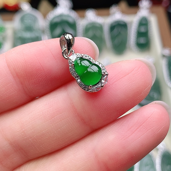 颈饰未镶嵌翡翠吊坠