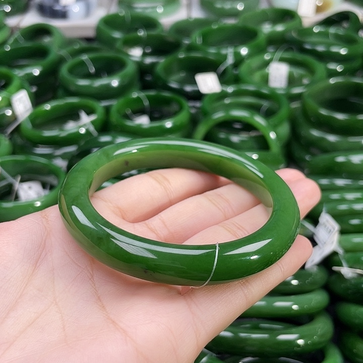 未镶嵌手镯和田玉（碧玉）