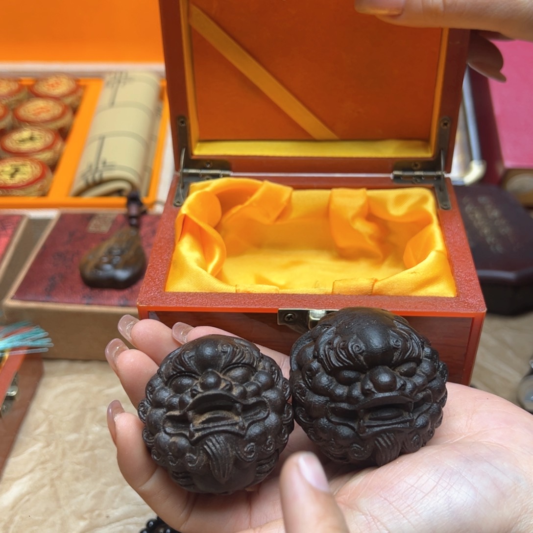 大叶紫檀（黑酸枝木类）