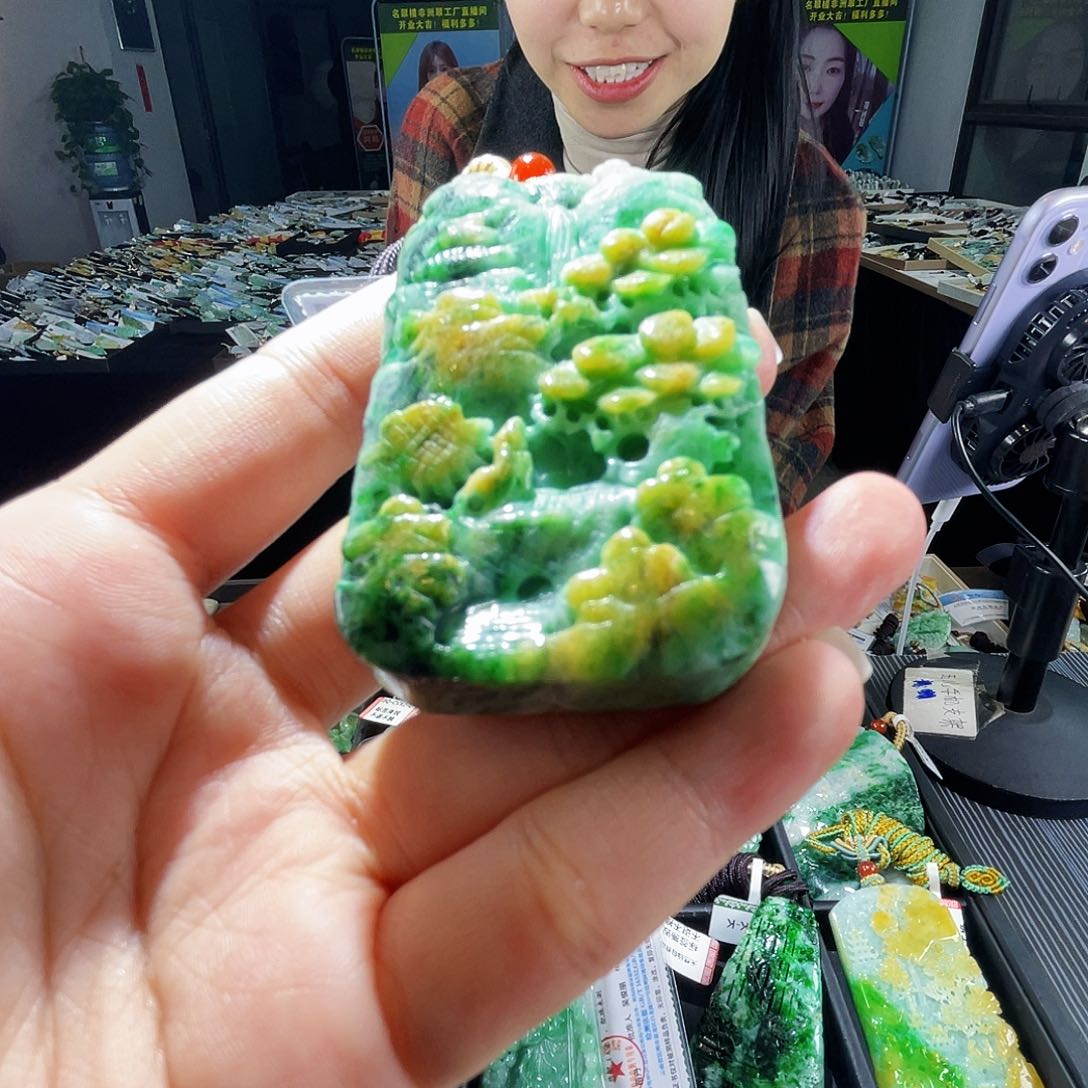 颈饰未镶嵌翡翠一