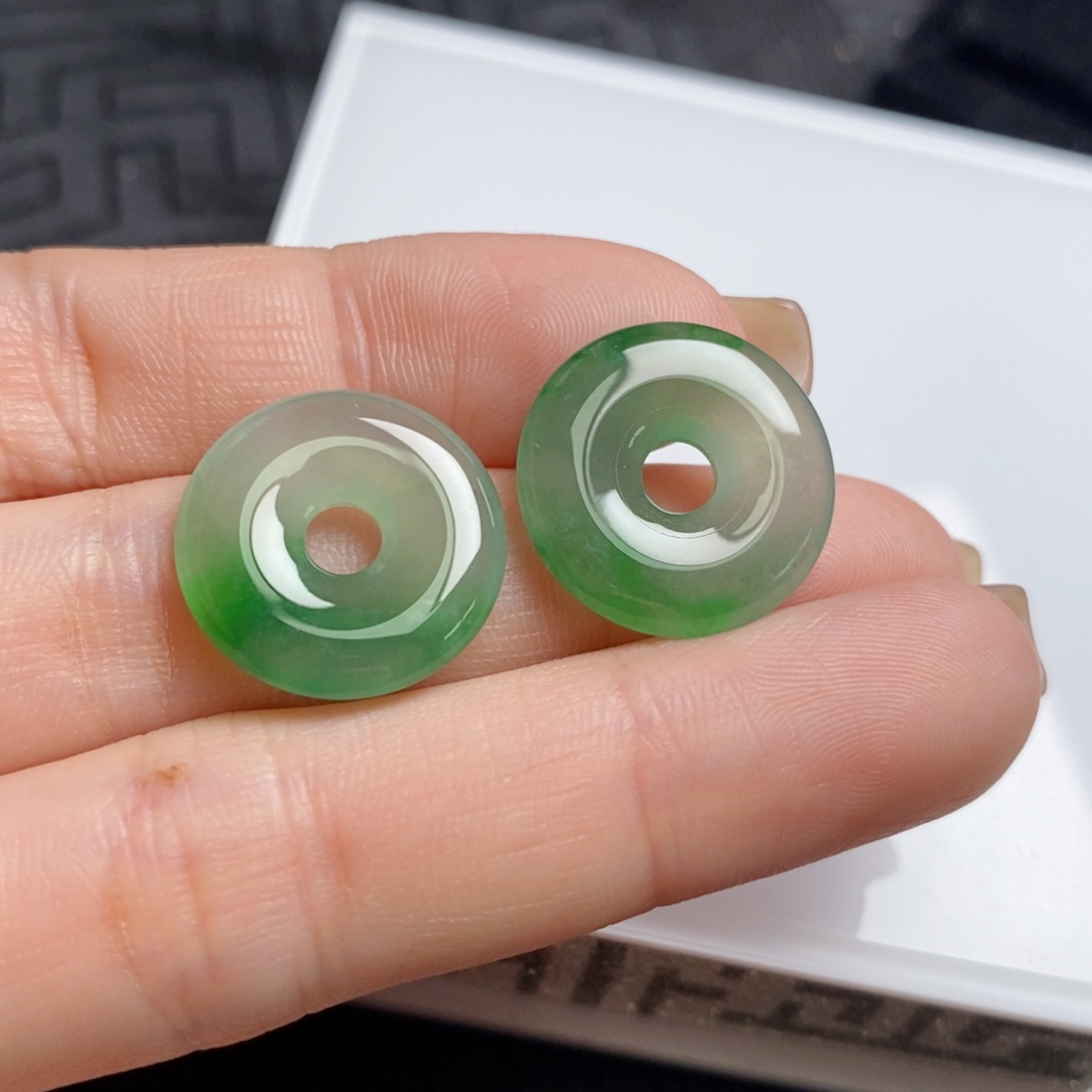 翡翠未镶嵌耳饰甜甜圈