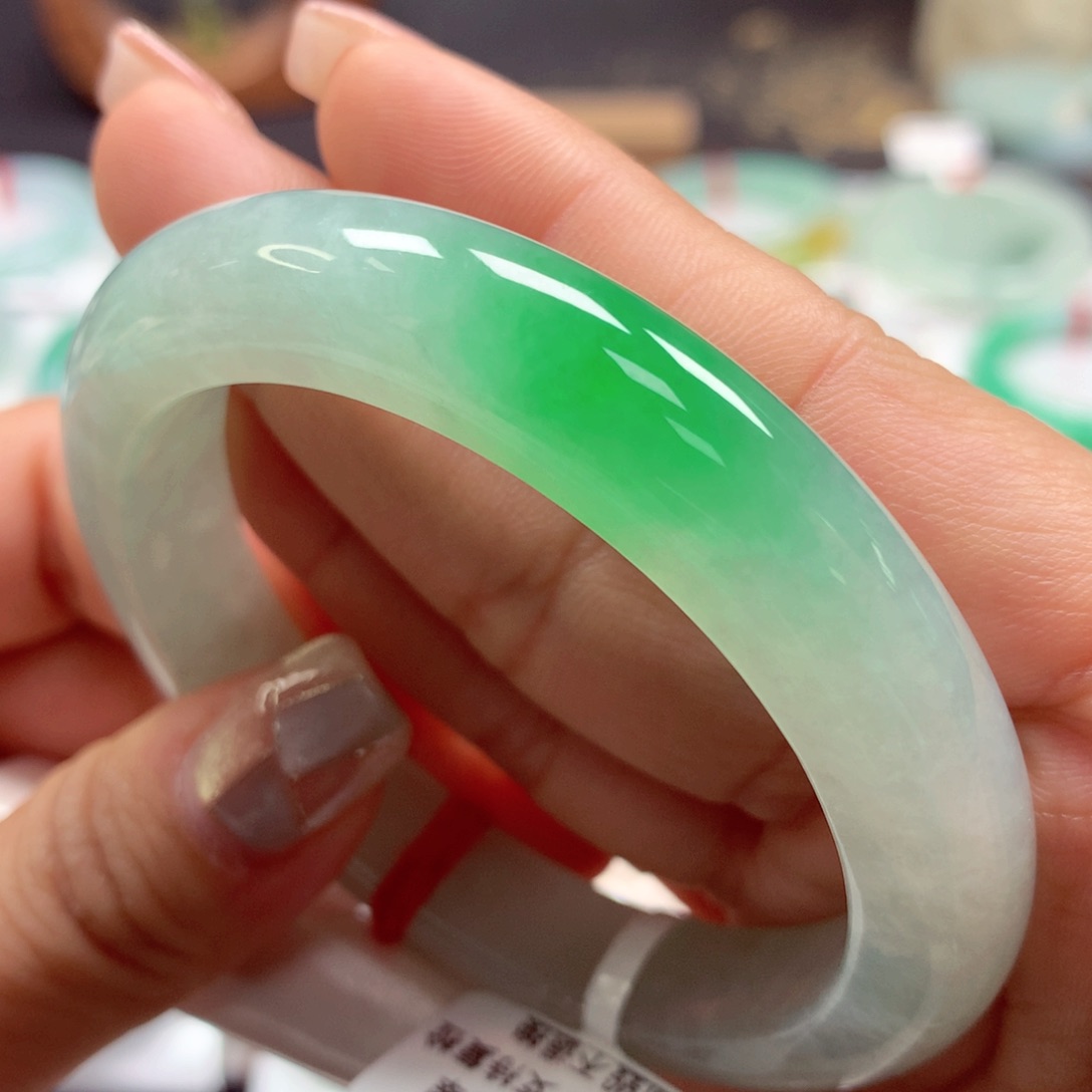 翡翠手镯未镶嵌54正59号88