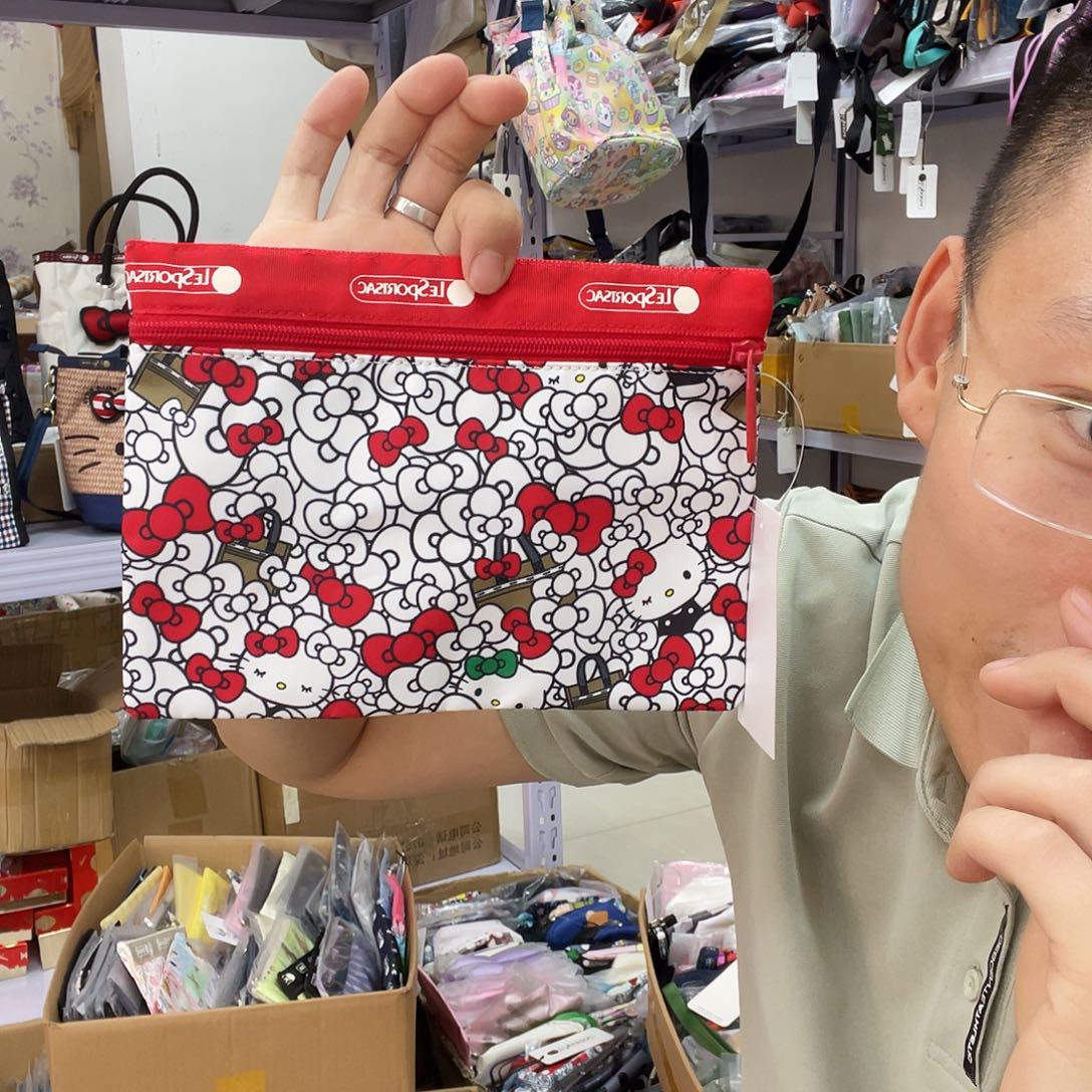 PU化妆包等各种产品的