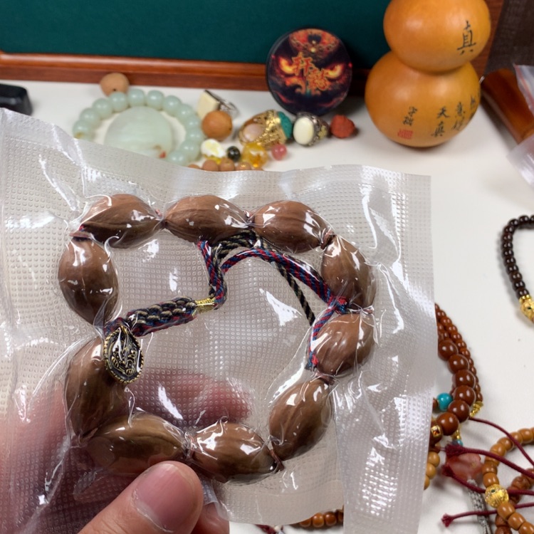 【闪购商品】橄榄核吊坠。。。。。。。。。。。。。