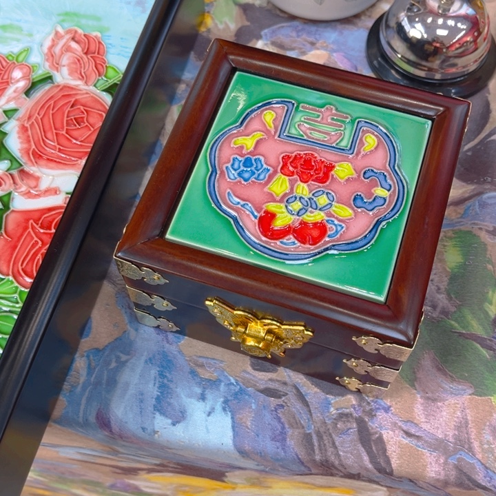 盖子款瓷板画艺术作品