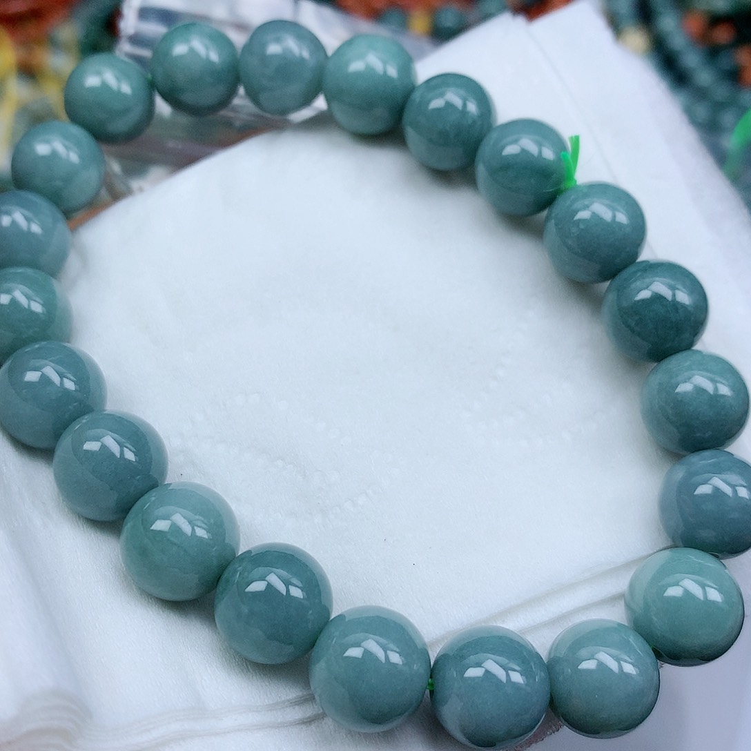 翡翠颈饰未镶嵌手串