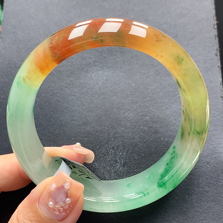 *****石英质玉手镯未镶嵌