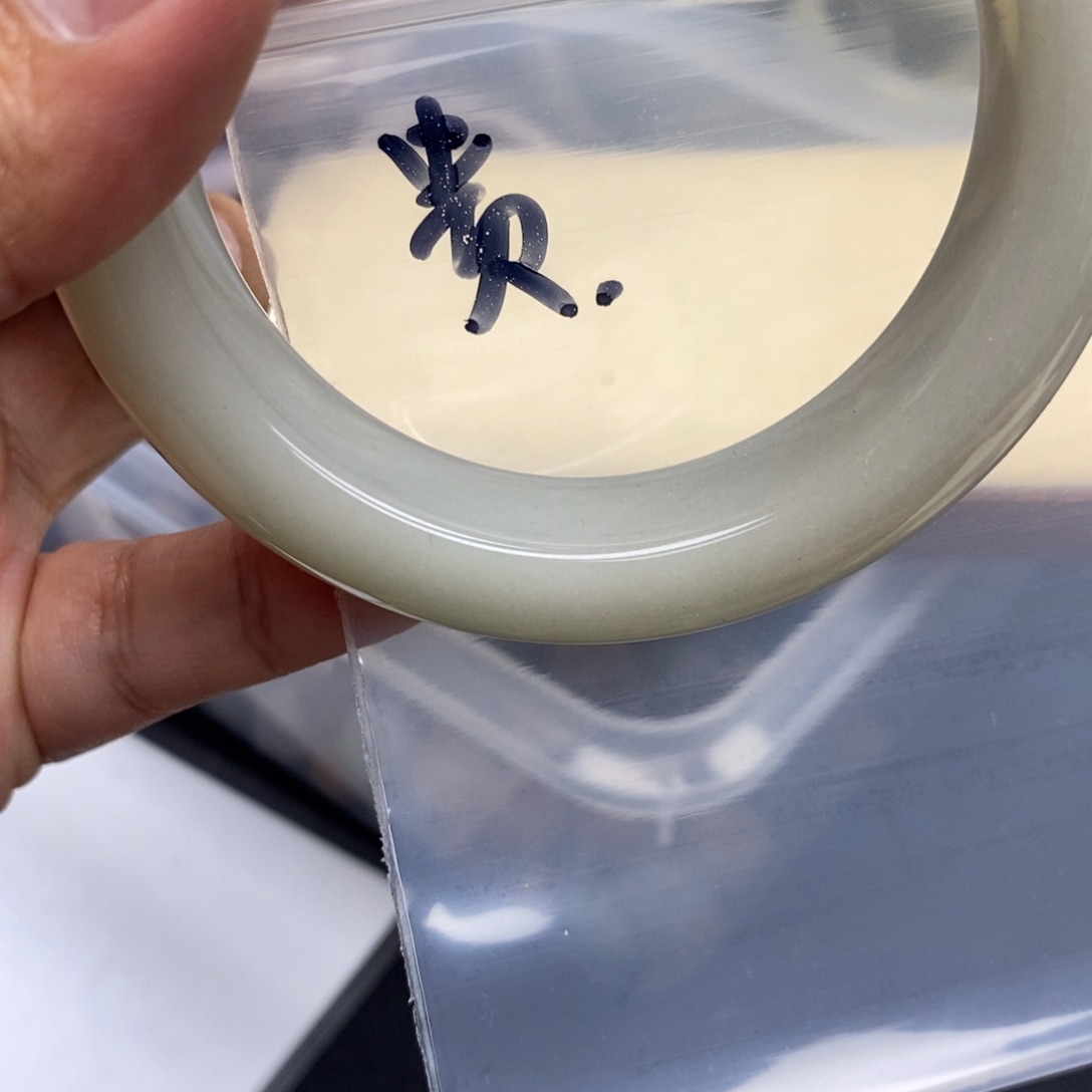 石英质玉手镯未镶嵌贵*