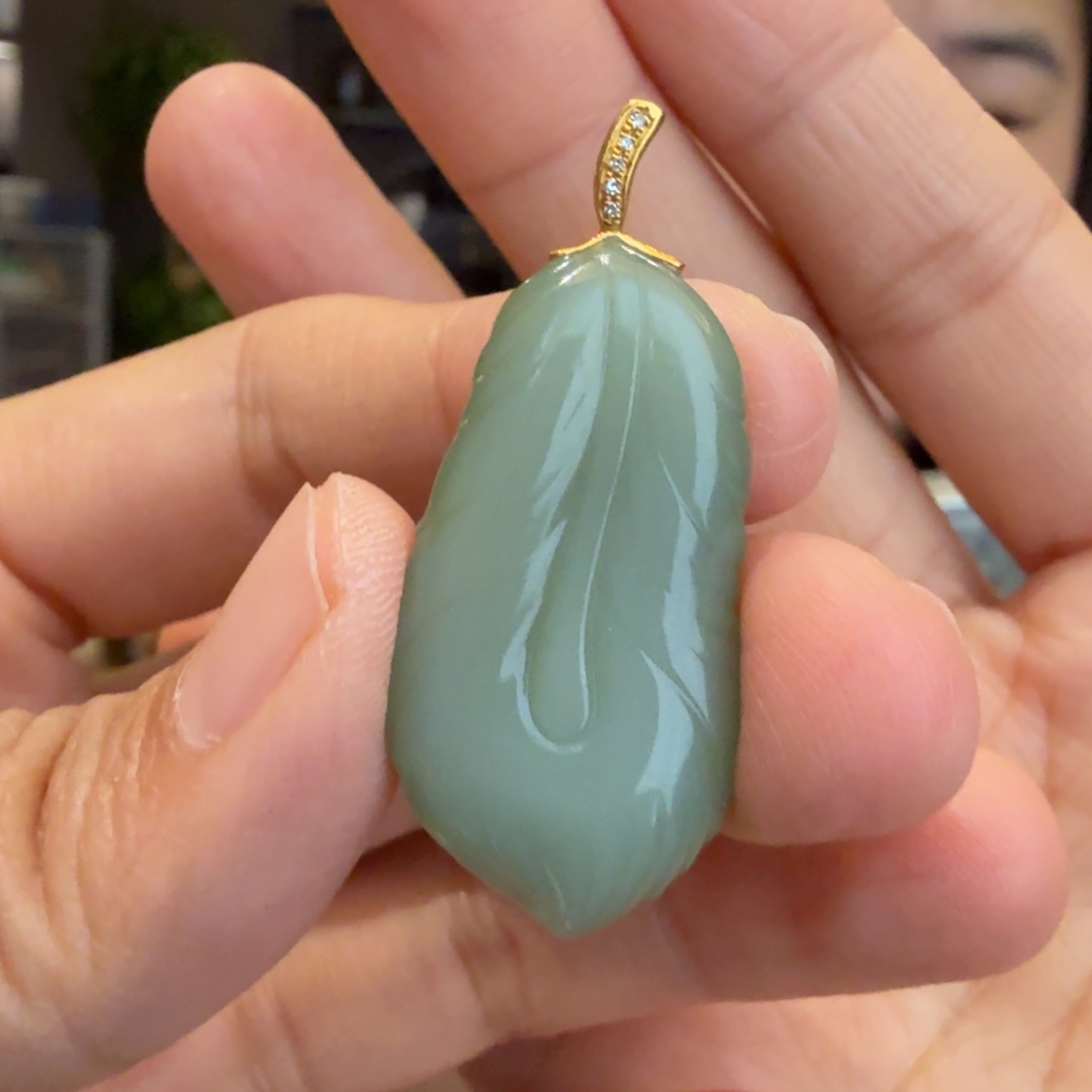 颈饰18K金镶嵌和田玉碧玉粉青羽毛TZ多样性拍一发一