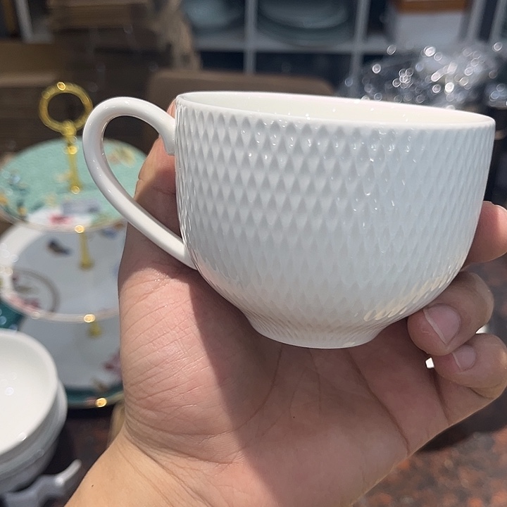 爱丽丝白色杯子陶瓷