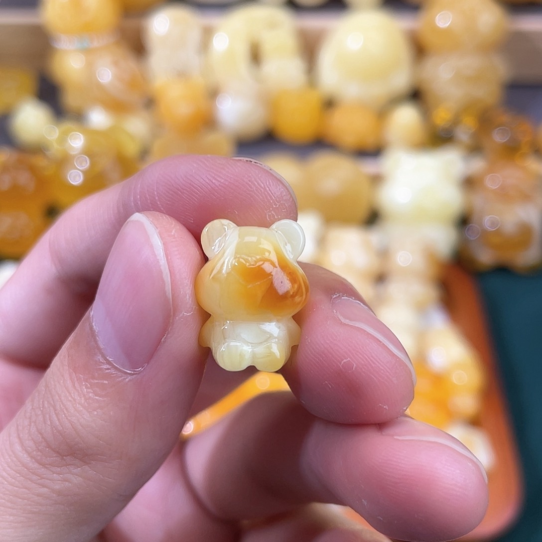 琥珀裸石未镶嵌蜜蜡