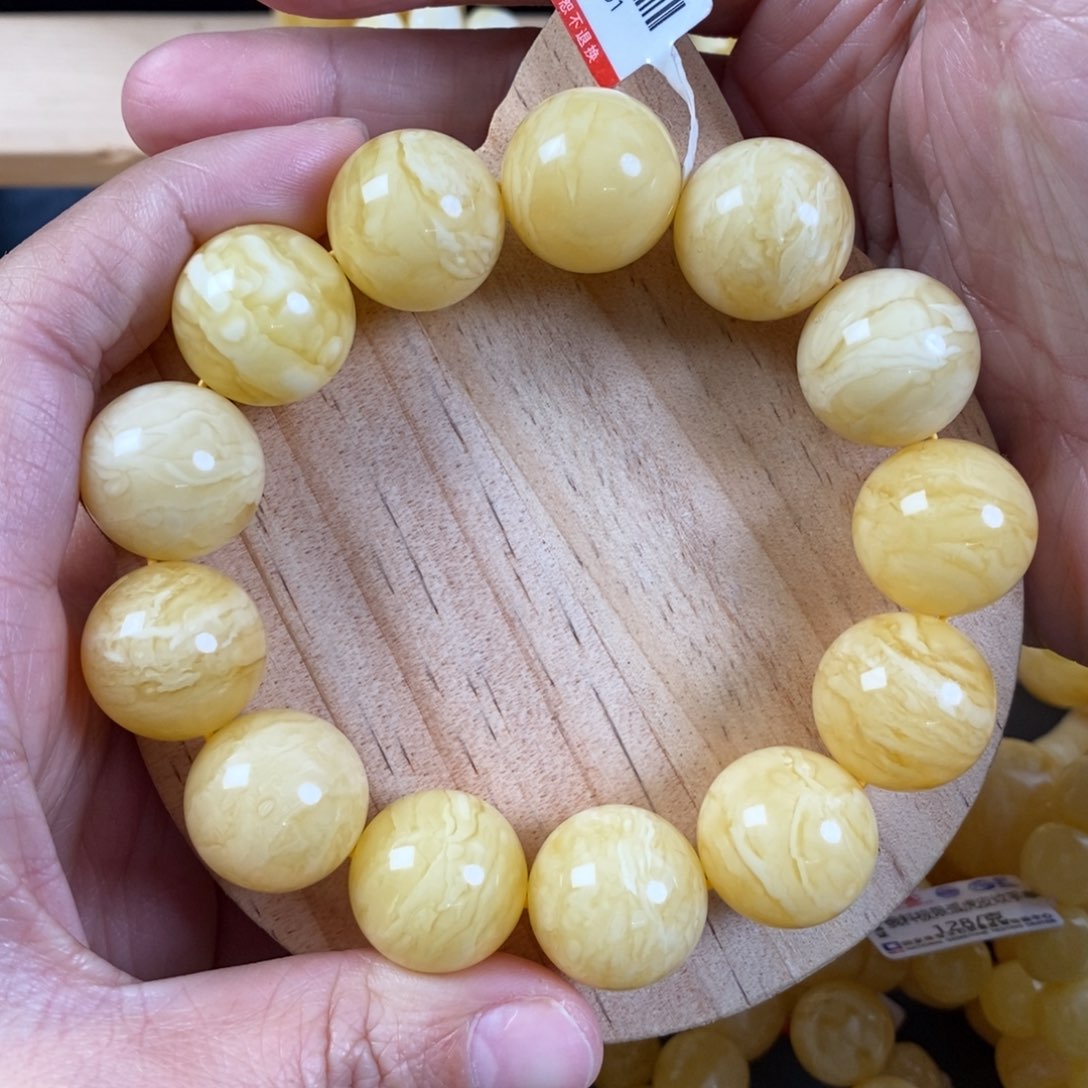 蜜蜡裸石未镶嵌清**瓷