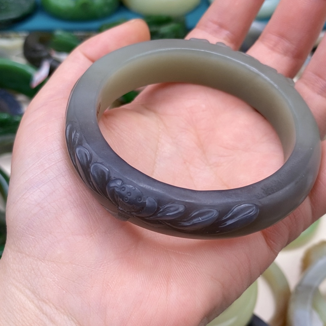 和田玉手镯未镶嵌汪*香